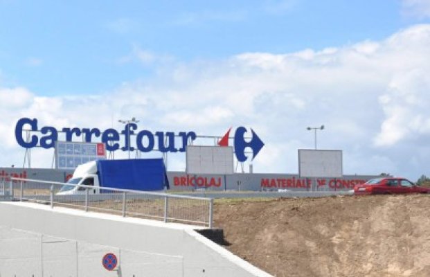Premieră: Carrefour îşi deschide magazin online în România